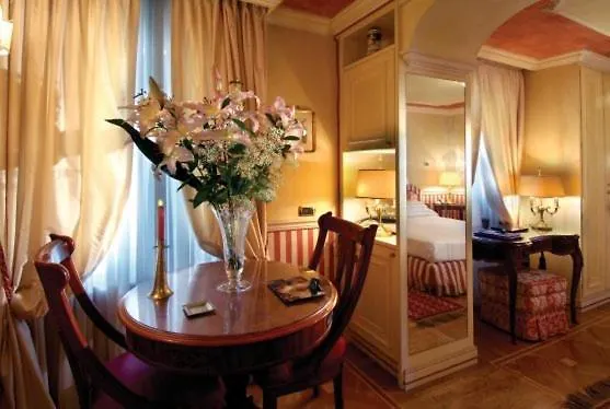 Petit Palais Hotel De Charme Milan 4*,  Italy
