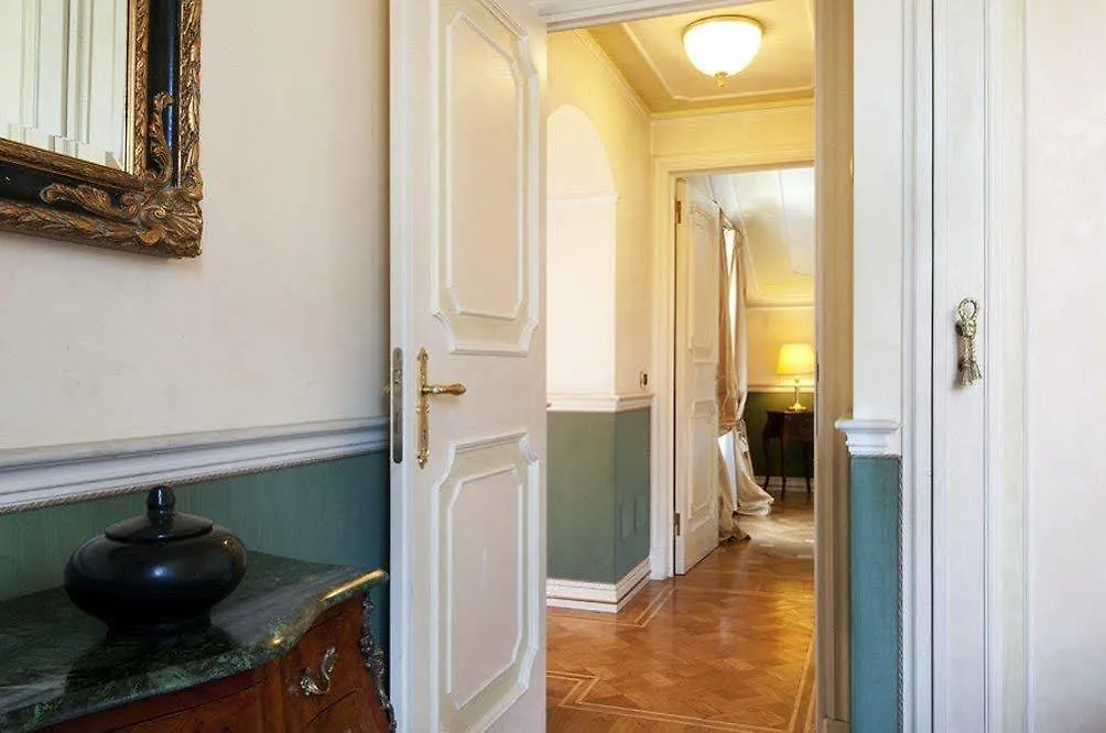 Petit Palais Hotel De Charme Milan